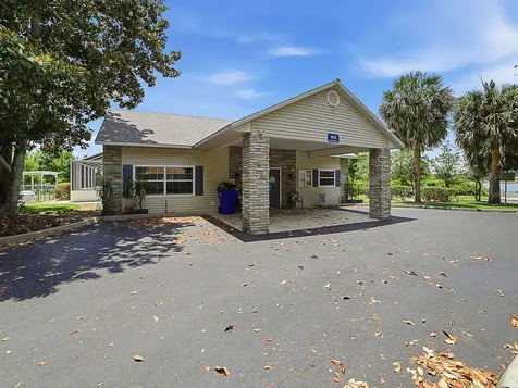 1431 Lake Villa Drive Tavares FL 32778