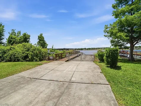 1431 Lake Villa Drive Tavares FL 32778
