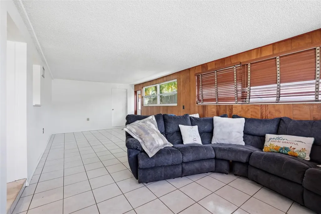 2112 W Orient Street Tampa FL 33607