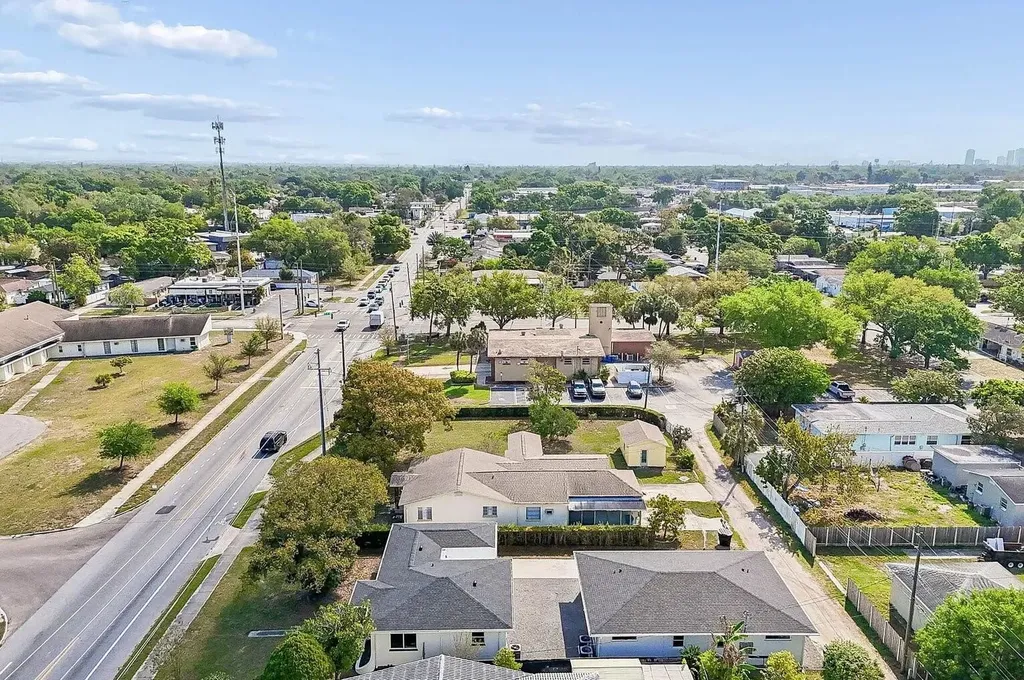 2844 30th Avenue N St Petersburg FL 33713