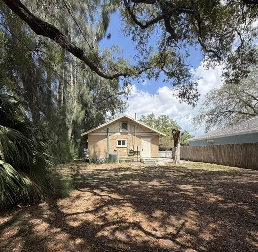 1727 45th Street S St Petersburg FL 33711