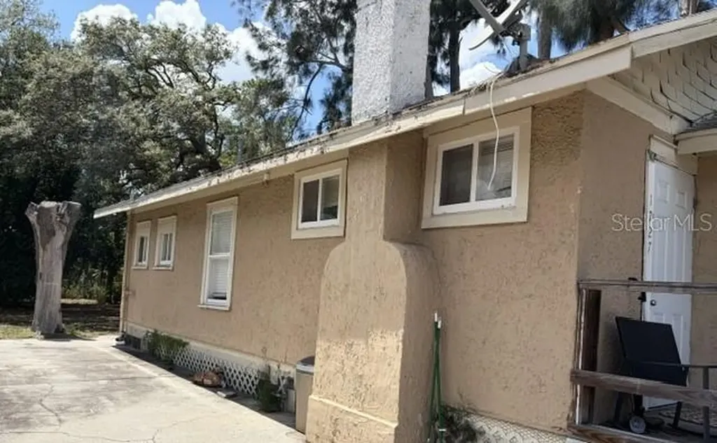 1727 45th Street S St Petersburg FL 33711