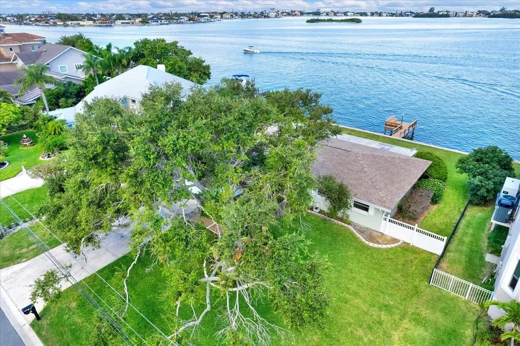 218 Driftwood Lane Largo FL 33770