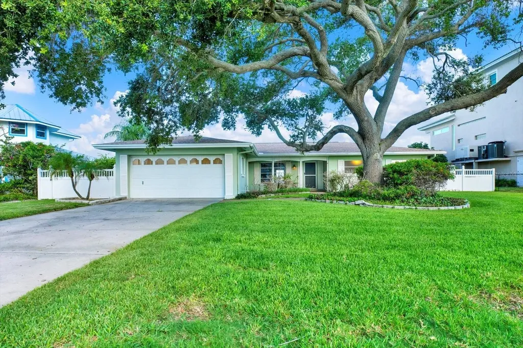 218 Driftwood Lane Largo FL 33770