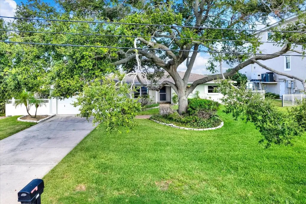 218 Driftwood Lane Largo FL 33770
