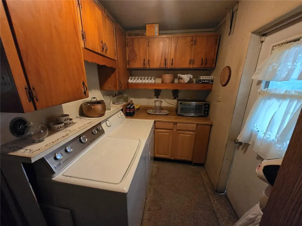 2304 W Woodlawn Avenue Tampa FL 33618