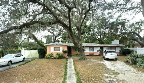2304 W Woodlawn Avenue Tampa FL 33618