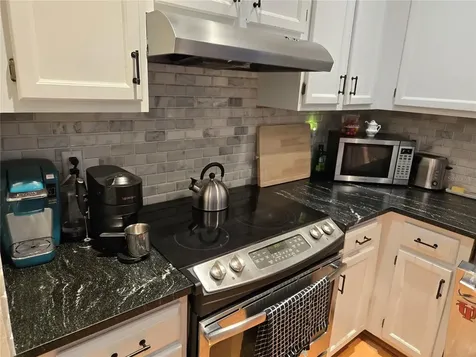2304 W Woodlawn Avenue Tampa FL 33618
