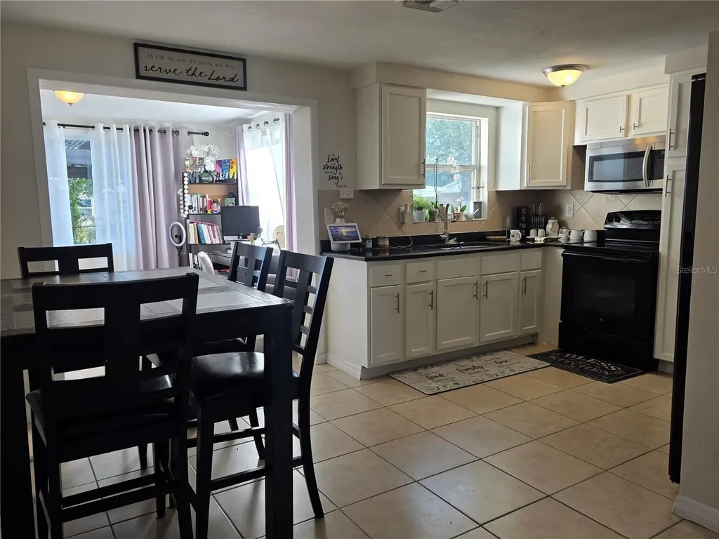 4823 Longwood Avenue Holiday FL 34690