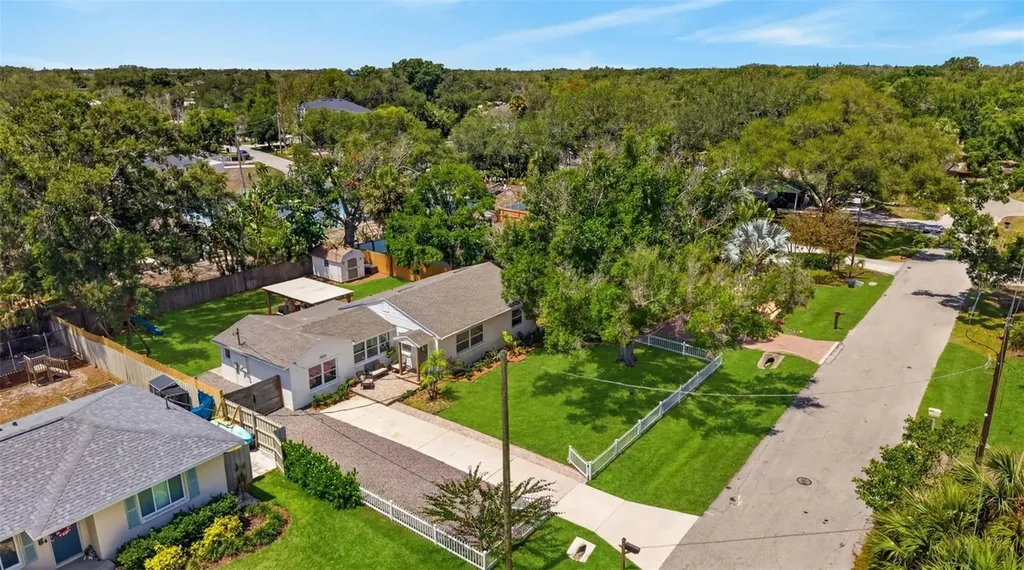 2810 Sanders Drive Tampa FL 33611