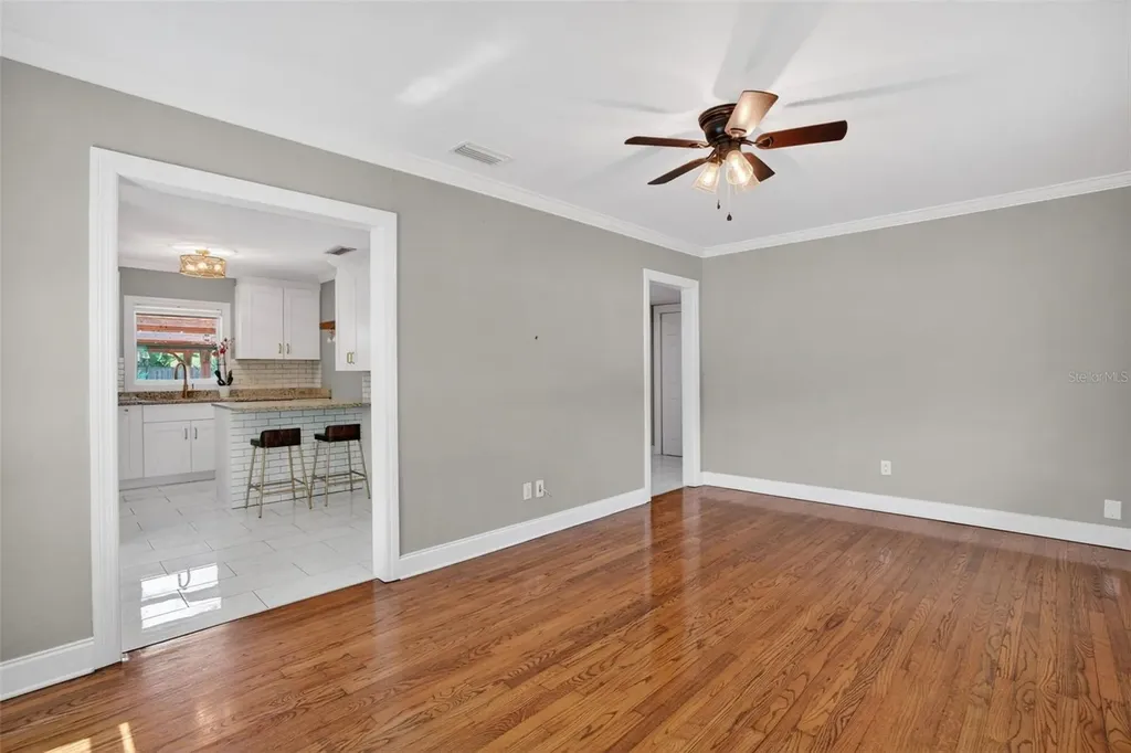 2810 Sanders Drive Tampa FL 33611
