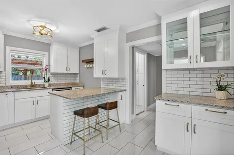 2810 Sanders Drive Tampa FL 33611