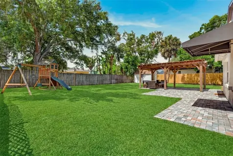 2810 Sanders Drive Tampa FL 33611