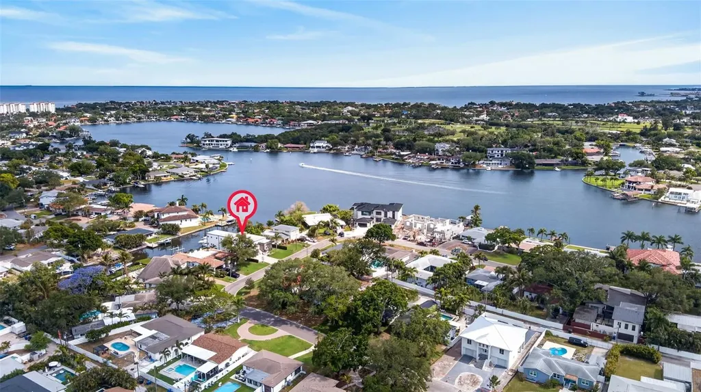 874 Placido Way NE St Petersburg FL 33704