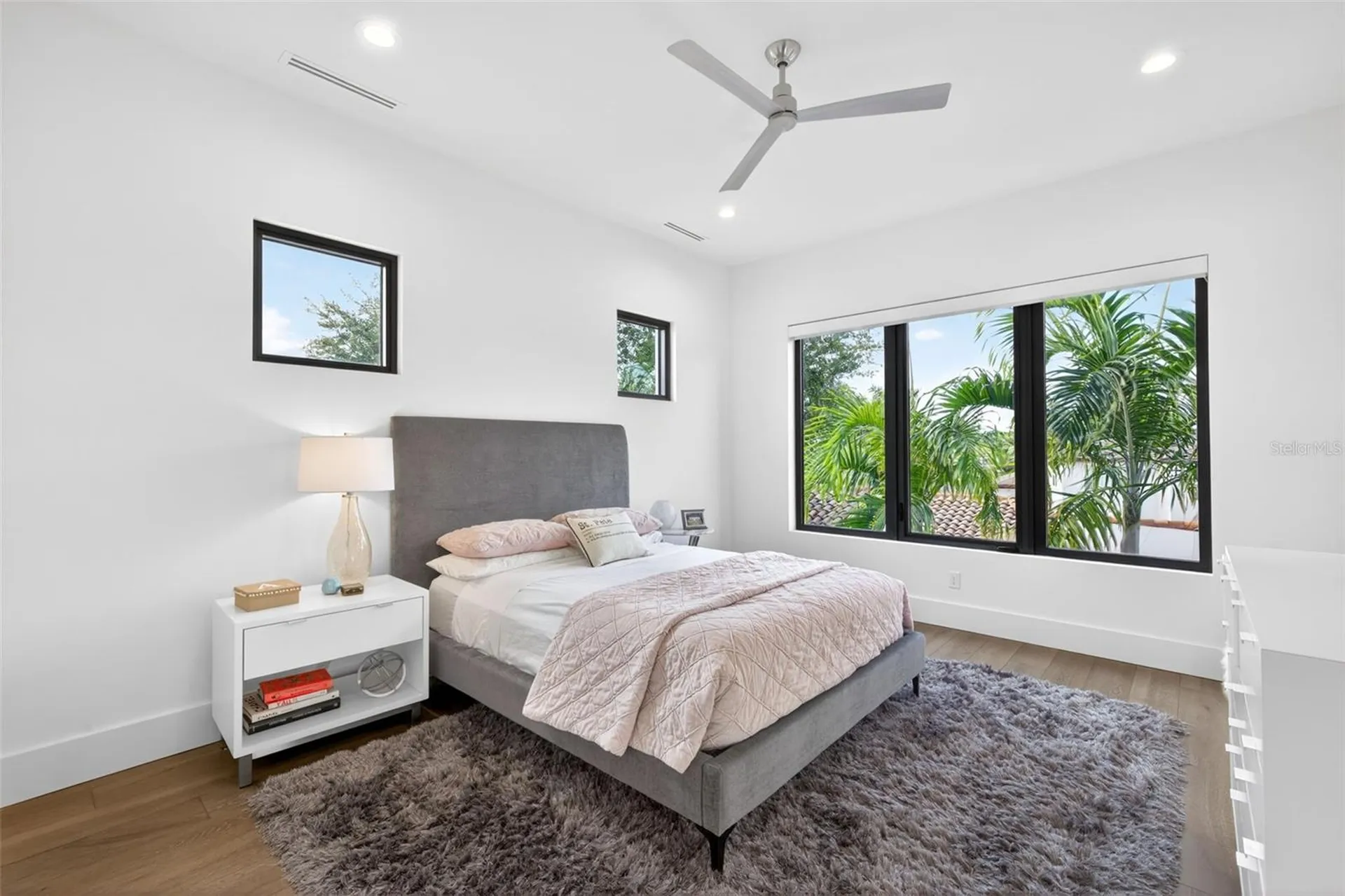 874 Placido Way NE St Petersburg FL 33704
