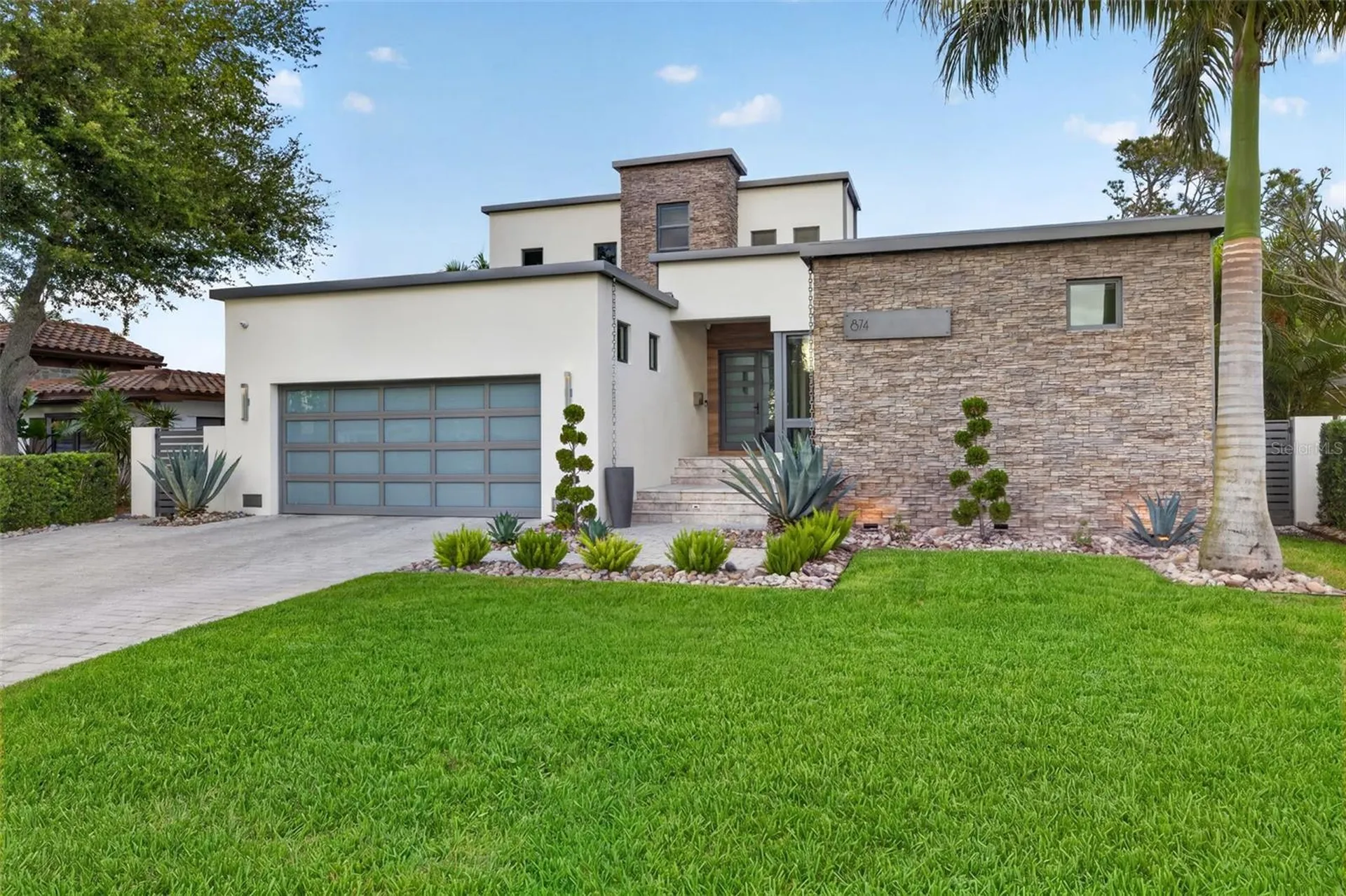 874 Placido Way NE St Petersburg FL 33704