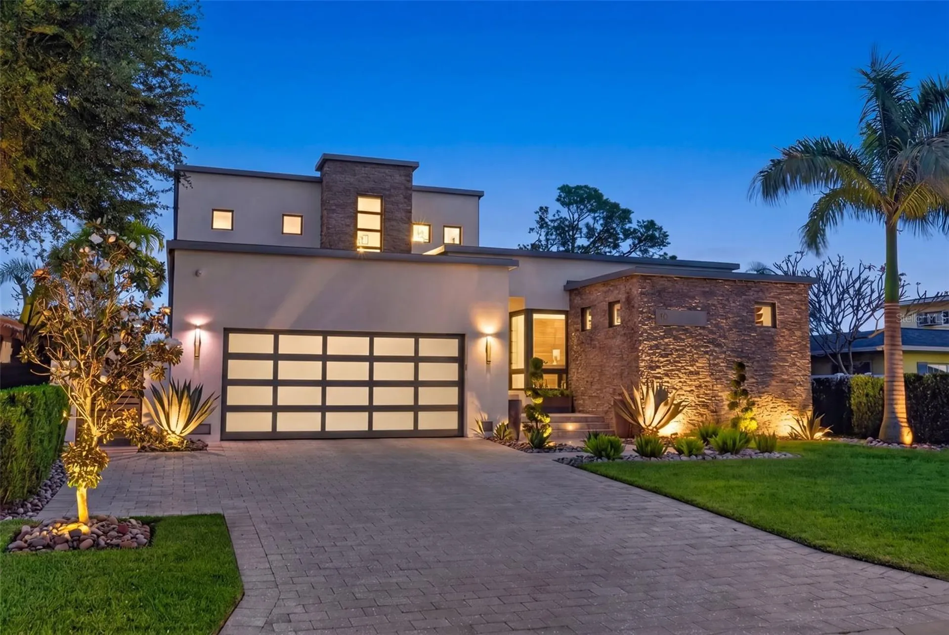 874 Placido Way NE St Petersburg FL 33704