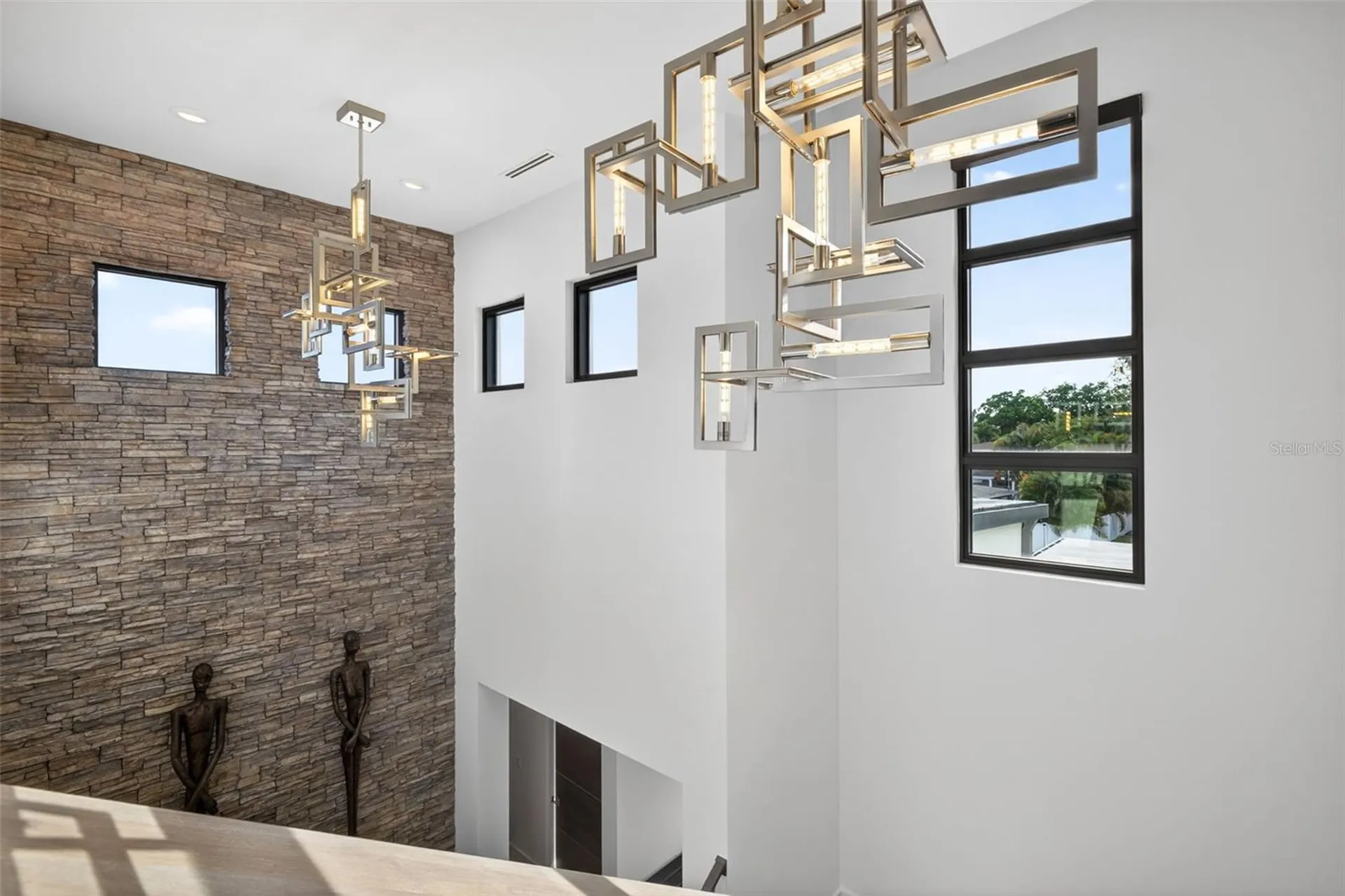 874 Placido Way NE St Petersburg FL 33704