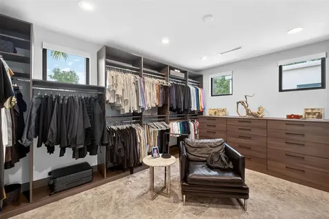 874 Placido Way NE St Petersburg FL 33704