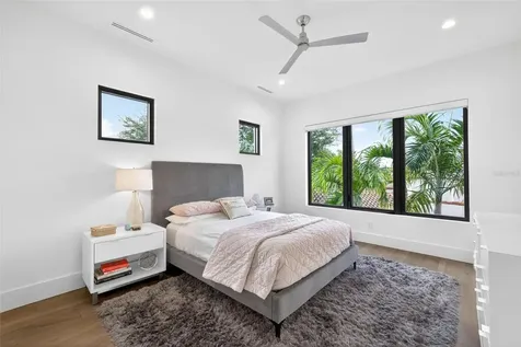 874 Placido Way NE St Petersburg FL 33704