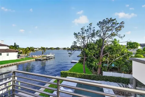 874 Placido Way NE St Petersburg FL 33704