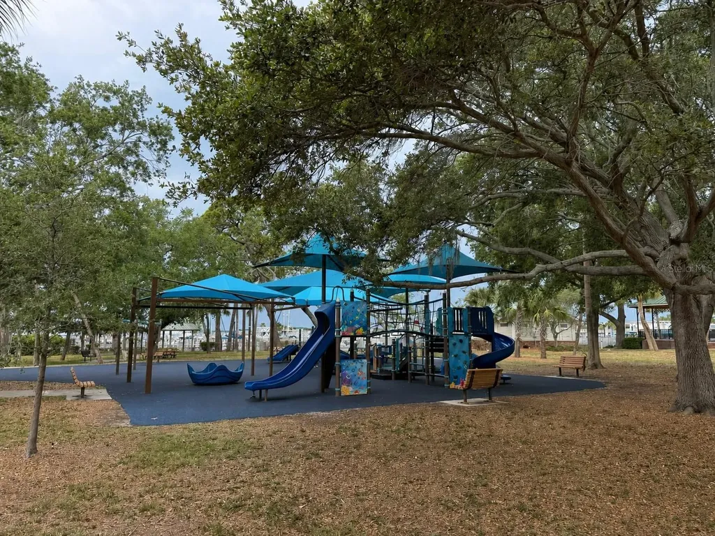 220 Lyndhurst Street Dunedin FL 34698