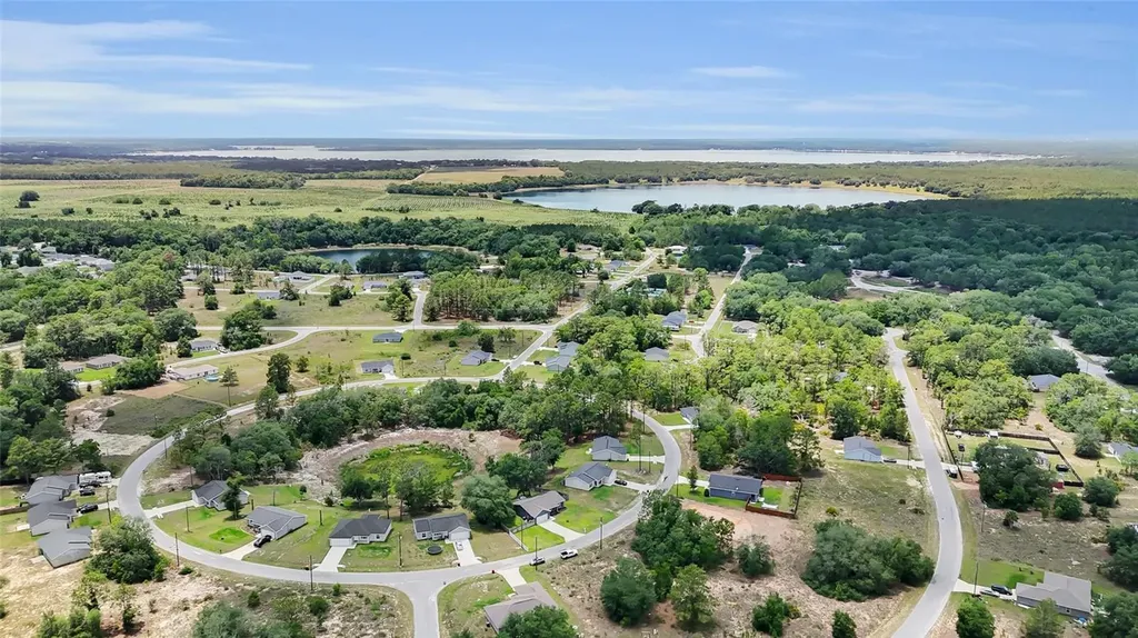 20 Malauka Circle Ocklawaha FL 32179