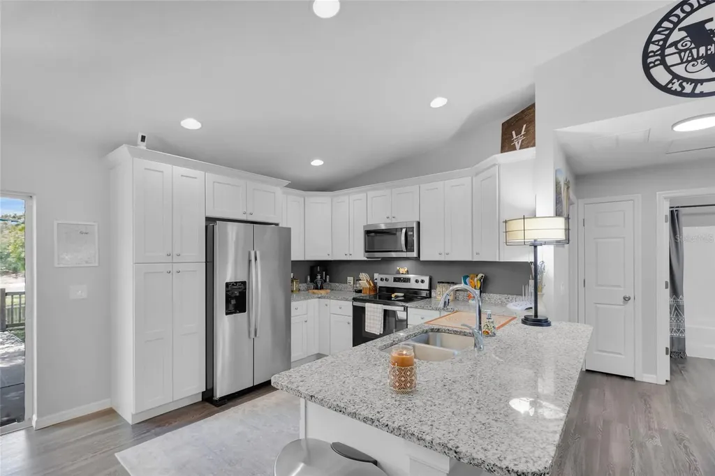 20 Malauka Circle Ocklawaha FL 32179