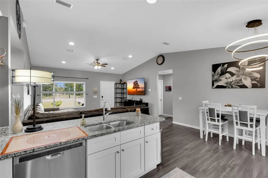 20 Malauka Circle Ocklawaha FL 32179