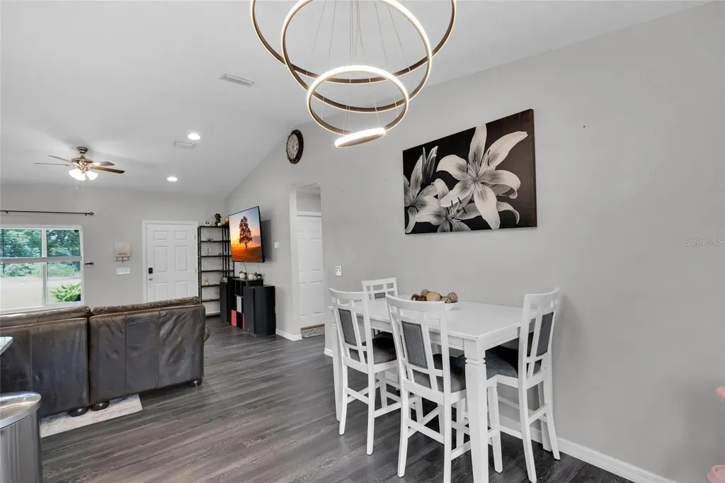 20 Malauka Circle Ocklawaha FL 32179