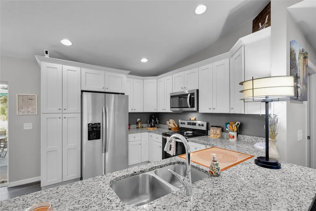 20 Malauka Circle Ocklawaha FL 32179