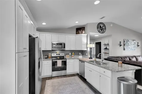 20 Malauka Circle Ocklawaha FL 32179