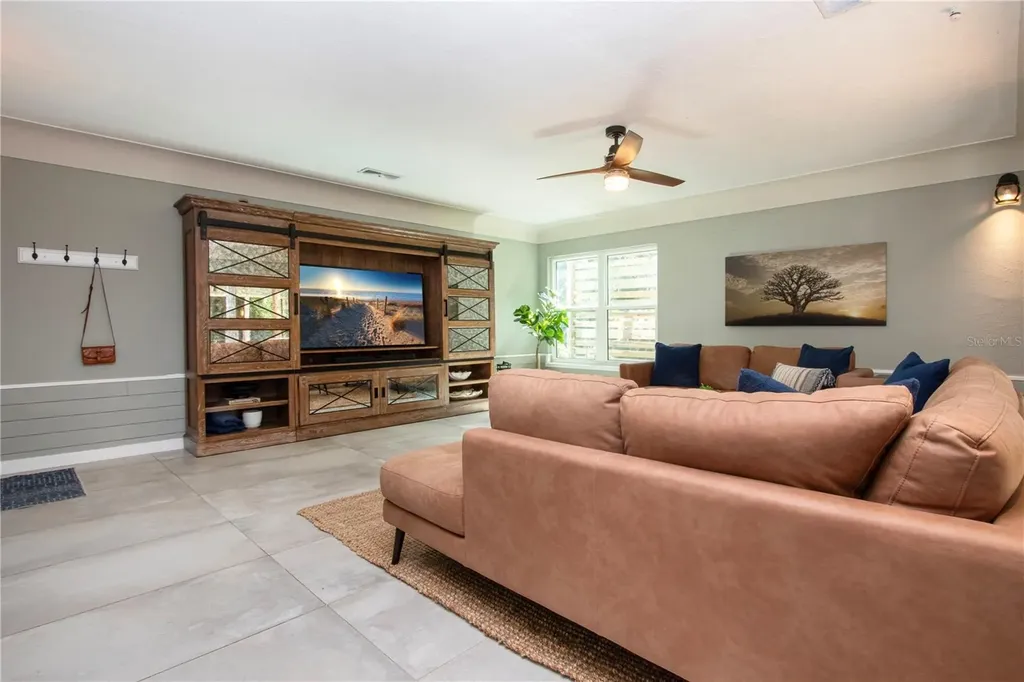 6109 Kracker Avenue Gibsonton FL 33534