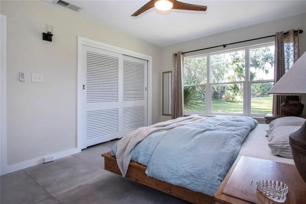 6109 Kracker Avenue Gibsonton FL 33534