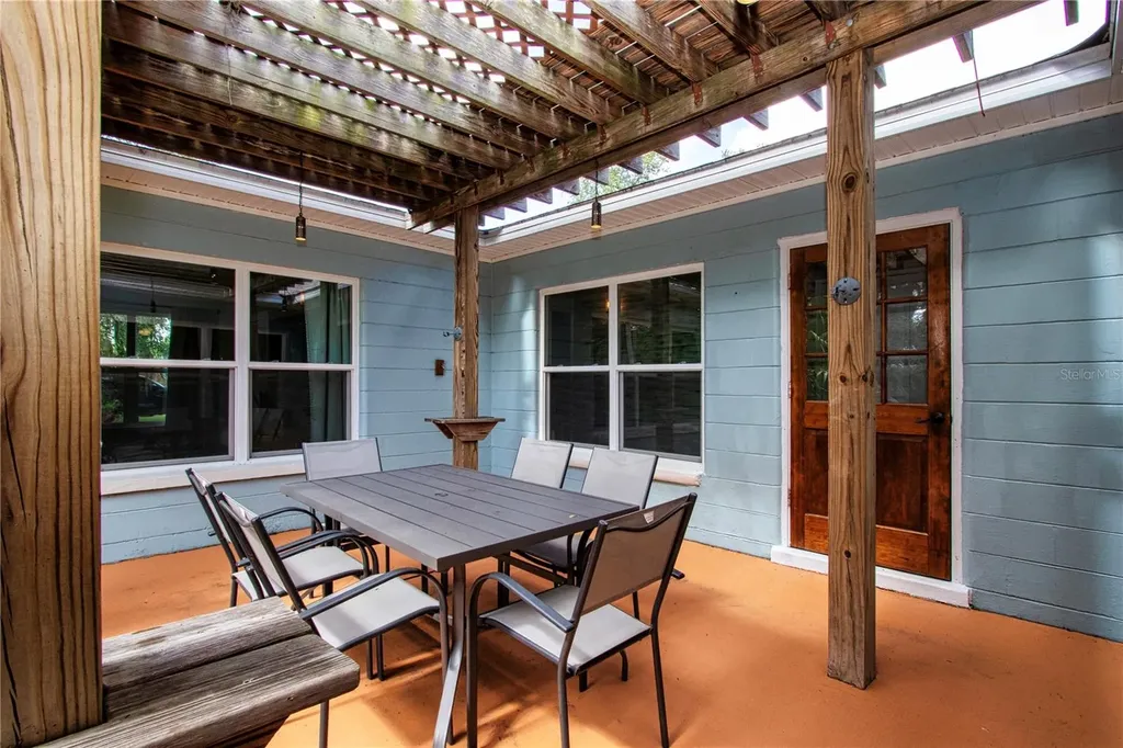 6109 Kracker Avenue Gibsonton FL 33534