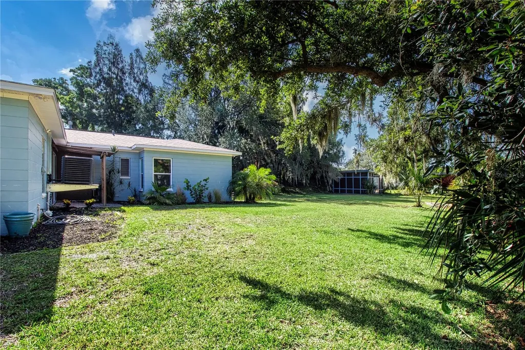 6109 Kracker Avenue Gibsonton FL 33534