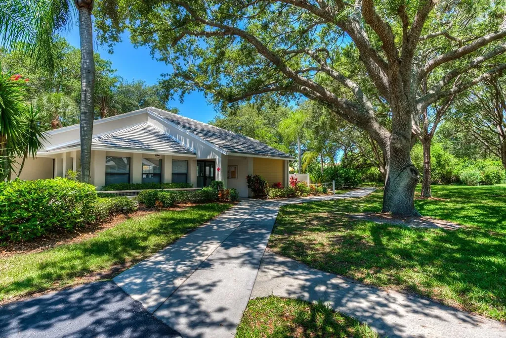 130 Southampton Place Venice FL 34293