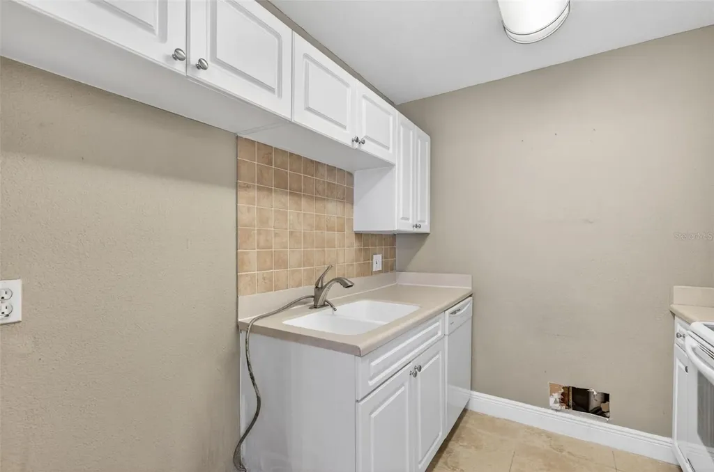 2521 Cedar Cypress Court Tampa FL 33618