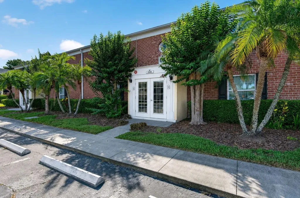 2521 Cedar Cypress Court Tampa FL 33618