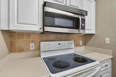 2521 Cedar Cypress Court Tampa FL 33618