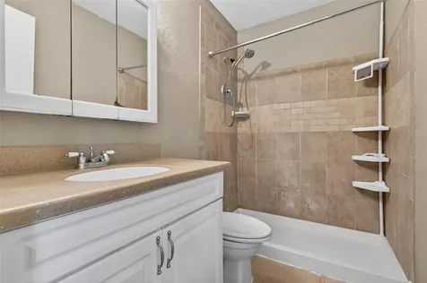 2521 Cedar Cypress Court Tampa FL 33618