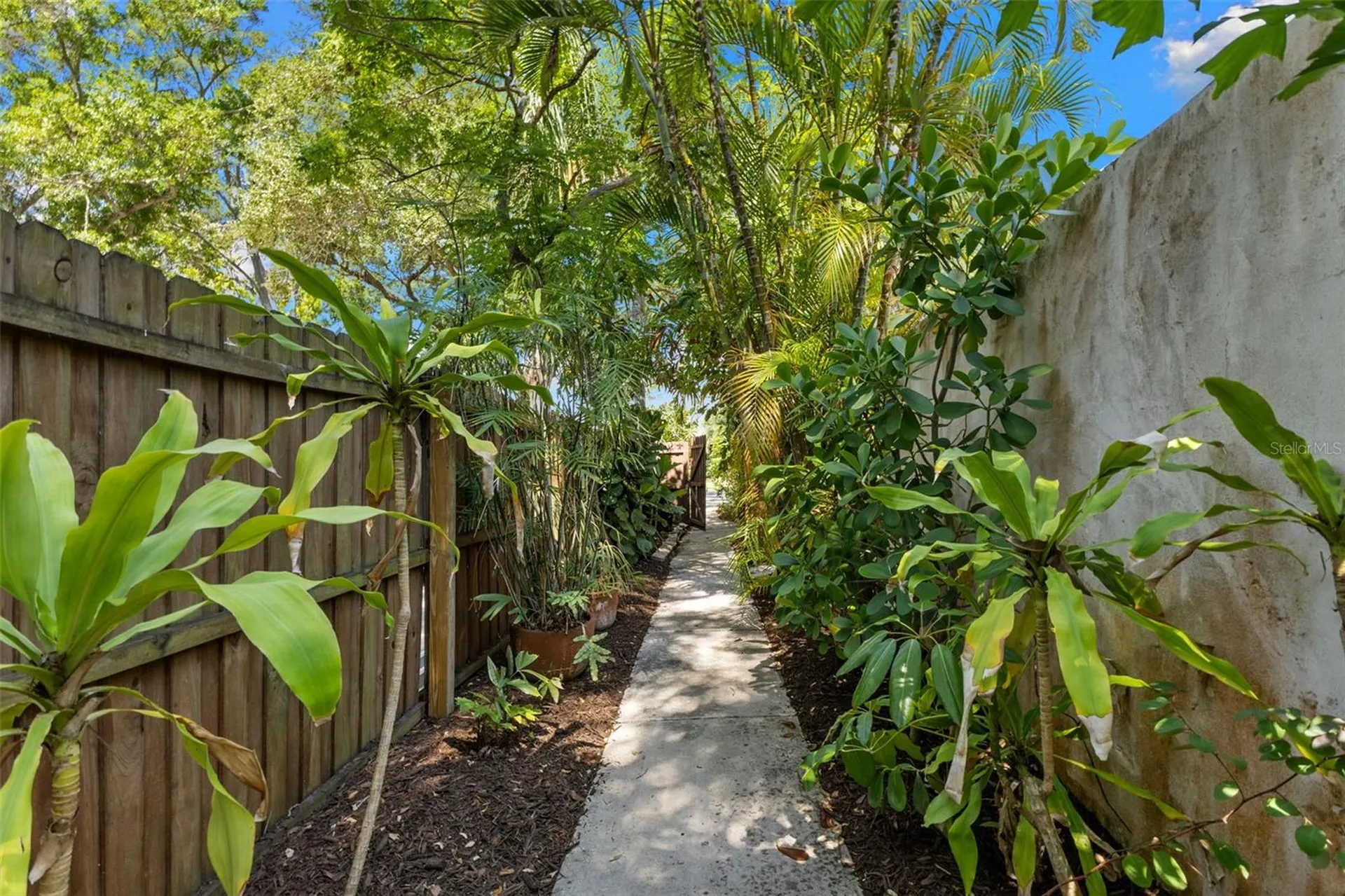135 Aranda Street NE St Petersburg FL 33704