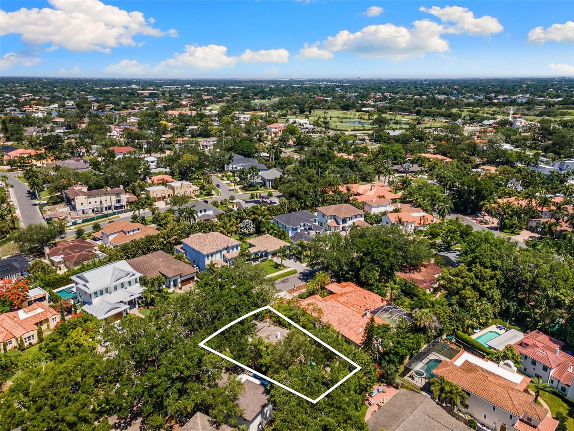 135 Aranda Street NE St Petersburg FL 33704