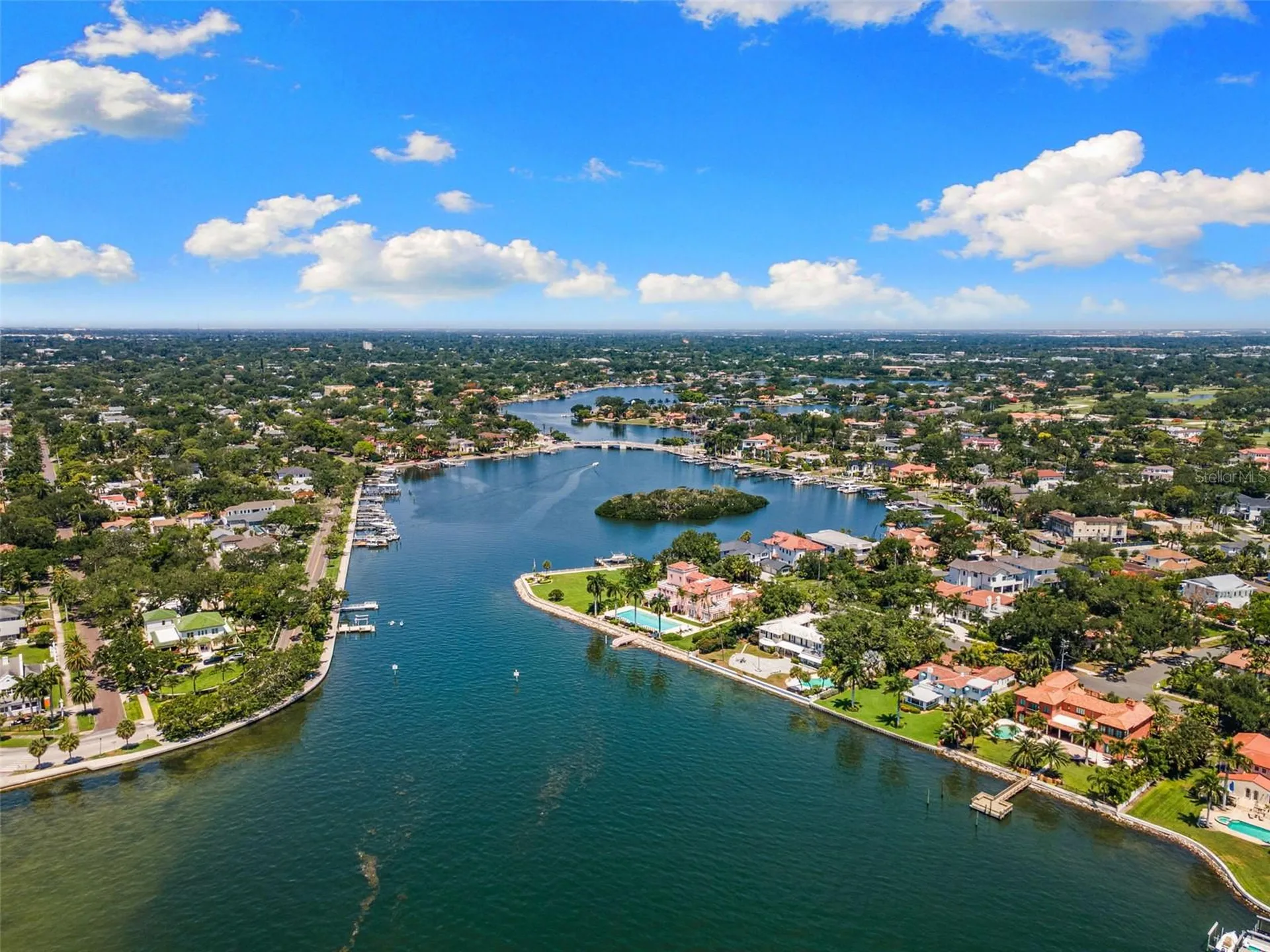 135 Aranda Street NE St Petersburg FL 33704