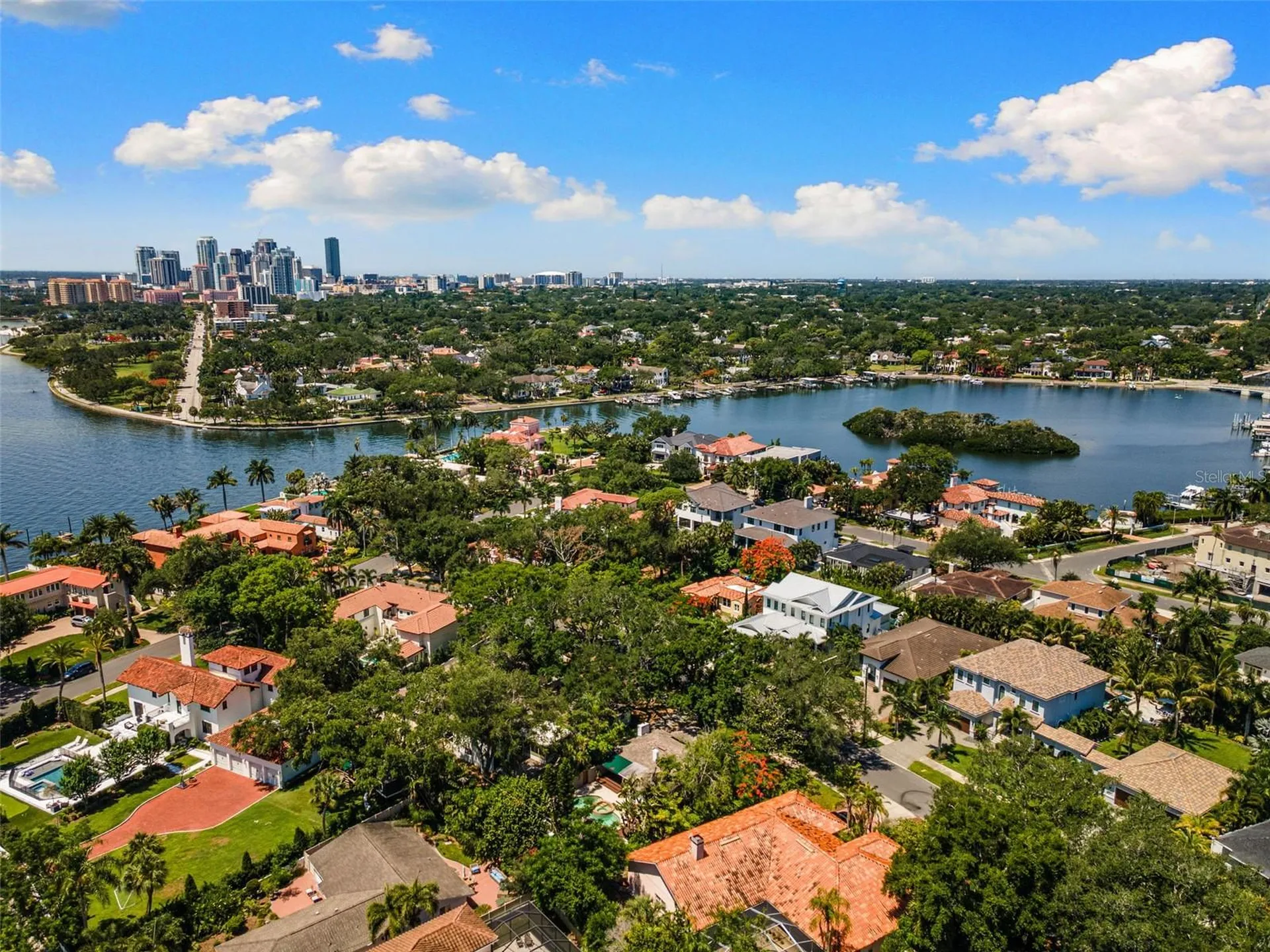135 Aranda Street NE St Petersburg FL 33704