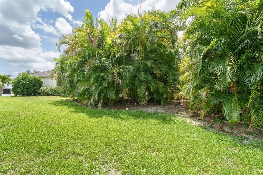 122 Clear Lake Drive Englewood FL 34223