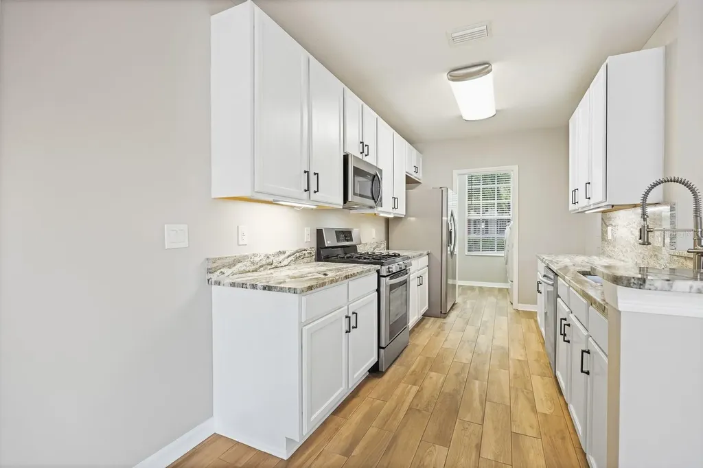 6123 Fishhawk Crossing Boulevard Lithia FL 33547