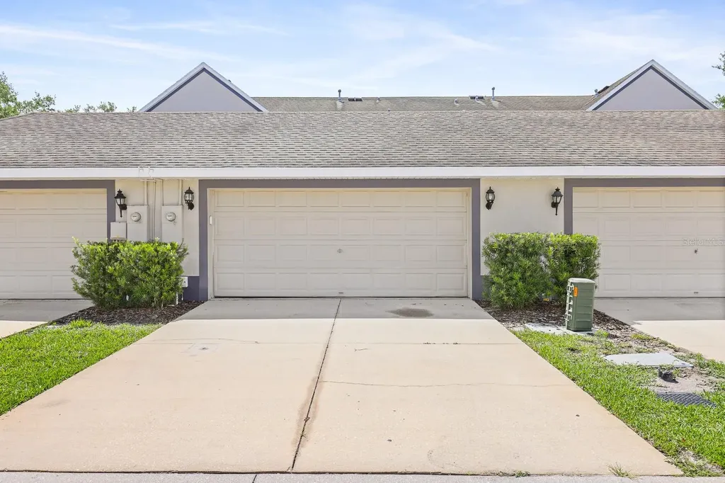 6123 Fishhawk Crossing Boulevard Lithia FL 33547