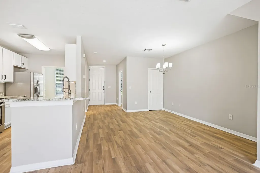 6123 Fishhawk Crossing Boulevard Lithia FL 33547