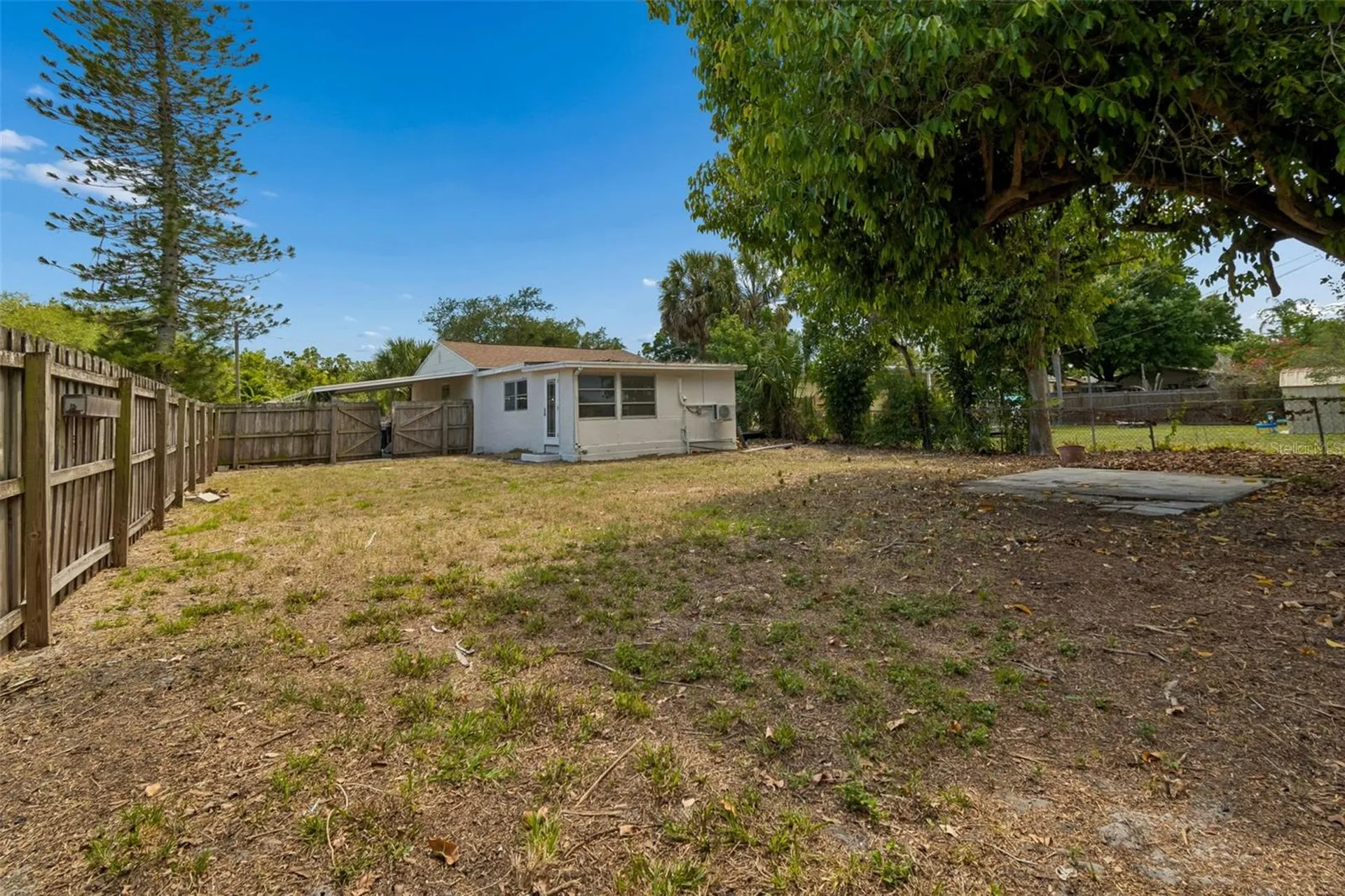 517 Hampton Avenue NE St Petersburg FL 33703
